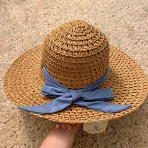 NWT! Ladies Straw Floppy With Grommets